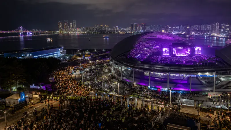 BTS' Busan Homecoming Drew 110,000 — But a 75-Minute Delay Exposed the Real K-Pop Test